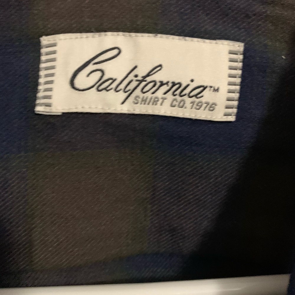 Men’s size large slim fit flannel long sleeve